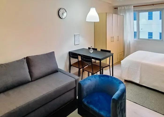 Charming Modern In Bgc Manila