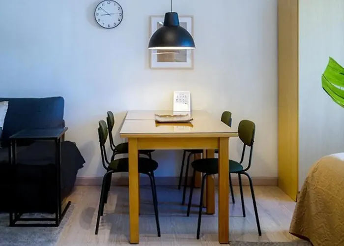 Charming Modern In Bgc Hotel cápsula