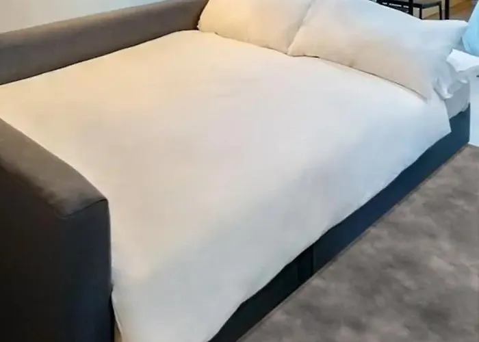 Charming Modern In Bgc Hotel cápsula