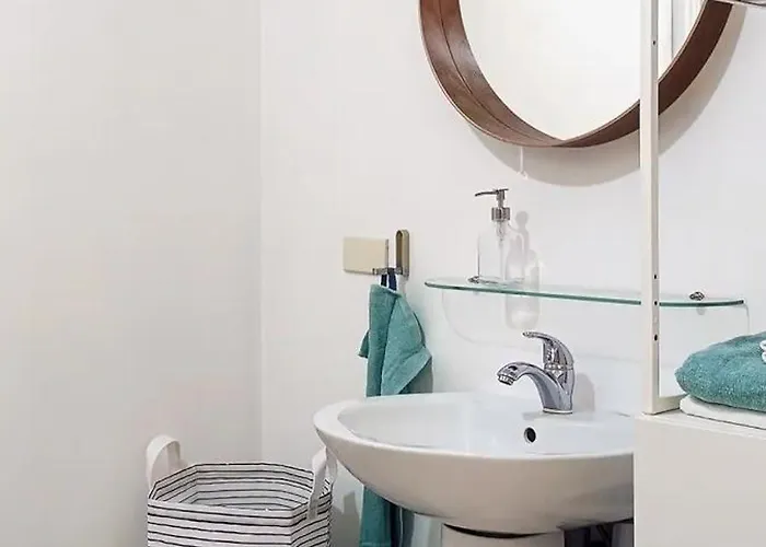 Charming Modern In Bgc Hotel cápsula Manila