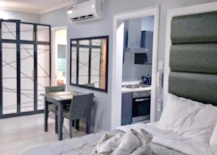 Charming Modern In Bgc Hotel cápsula *