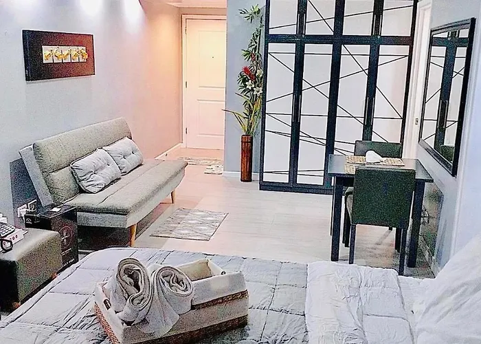 Charming Modern In Bgc Hotel cápsula Manila