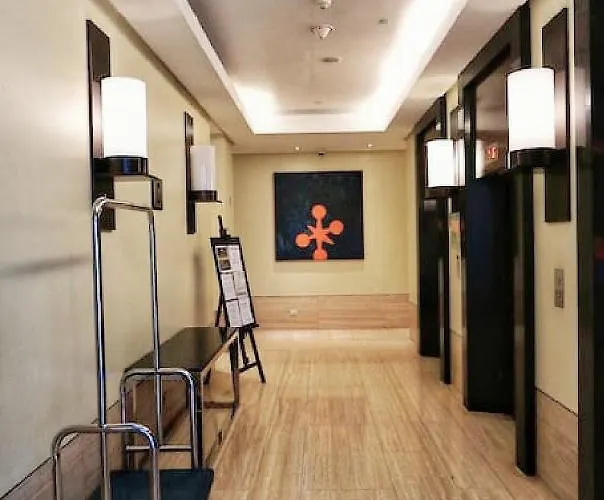 Charming Modern In Bgc Hotel cápsula