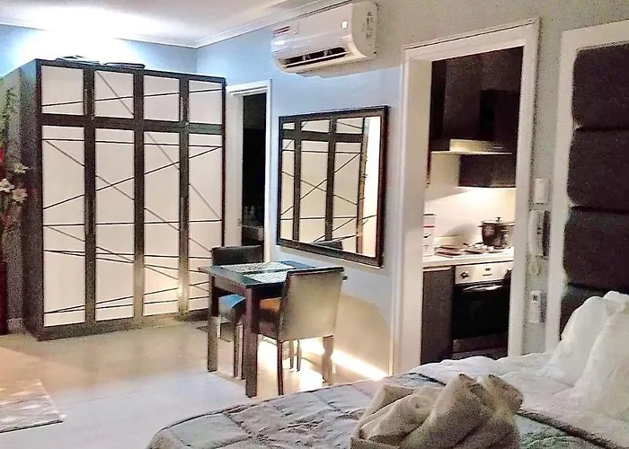 Charming Modern In Bgc Manila
